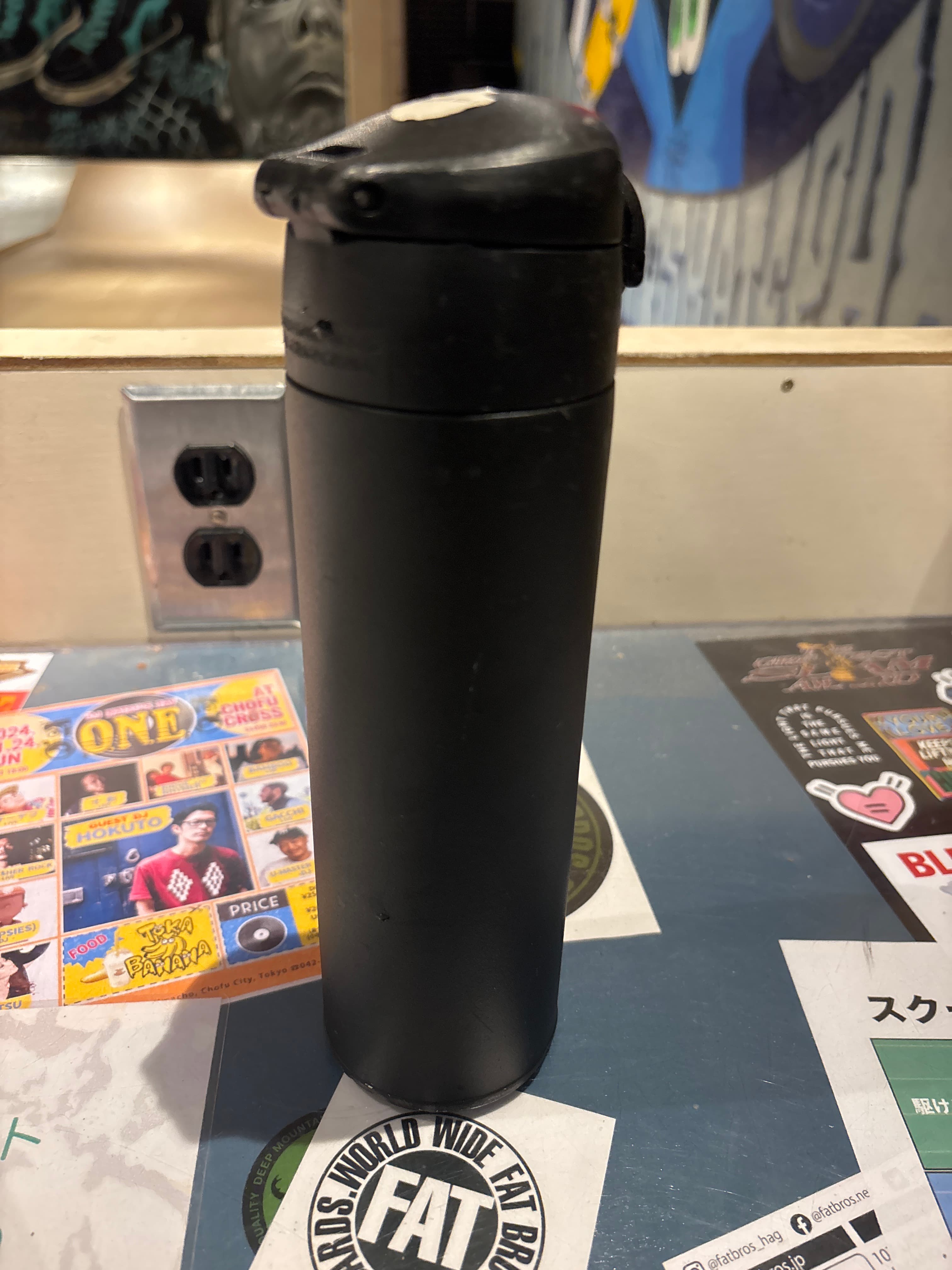 シンプル黒マグボトル✨通勤通学に大活躍! - Image 1