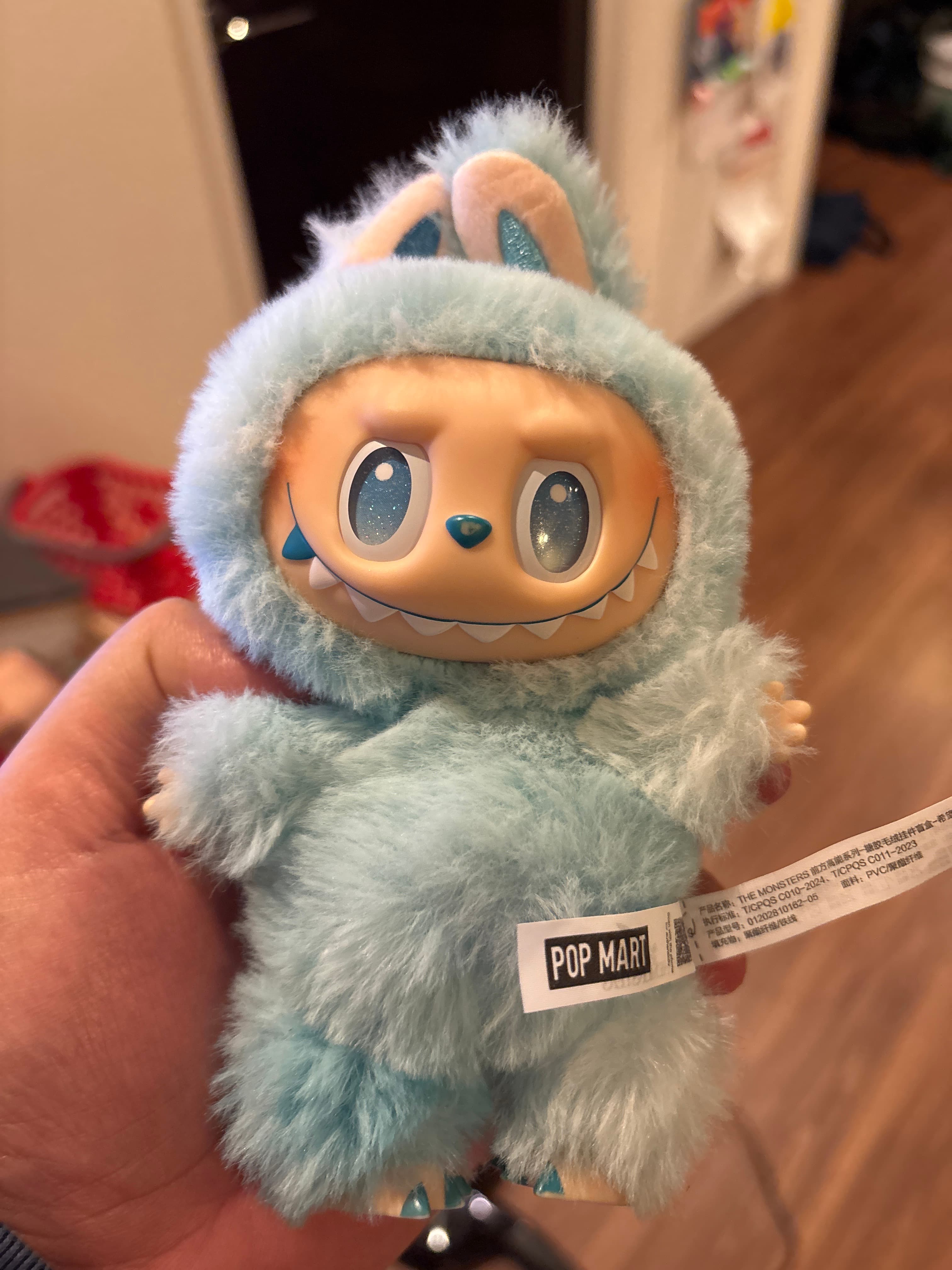 POP MART THE MONSTERS ふわふわキーホルダー マスコット - Image 1